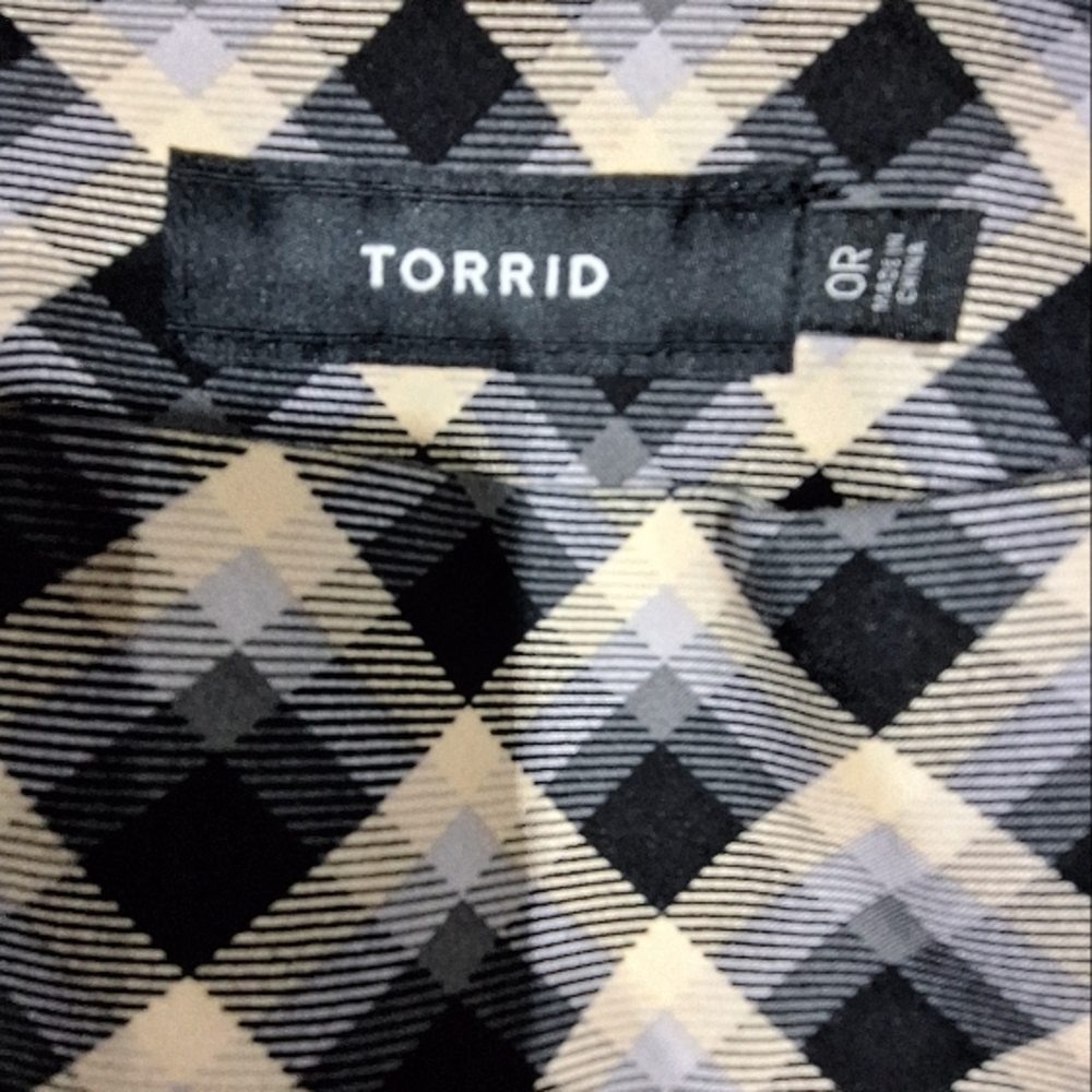 Torrid Black and White Casual Button Down Shirt